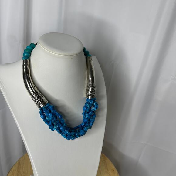 Turquoise blue colored and silver tone necklace and bracelet set southwestern - Picture 5 of 11